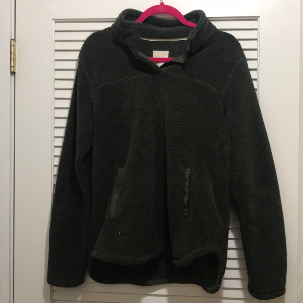 Thread Supply Pullover